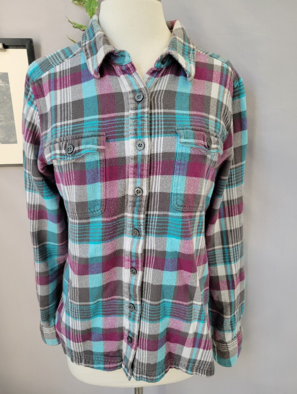 Patagonia Organic Cotton Flannel Button Down Plaid Shirt 10